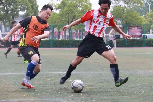 布克34分太阳力克爵士 康宁汉姆三双活塞擒龙