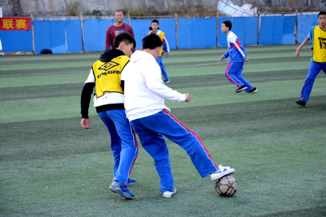 斯诺克世锦赛：丁俊晖晋级16强 将与赵心童上演“中国德比”