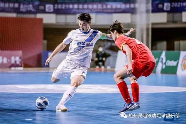 诺伊尔肋骨受伤，下周欧冠拜仁对阵巴黎出战成疑